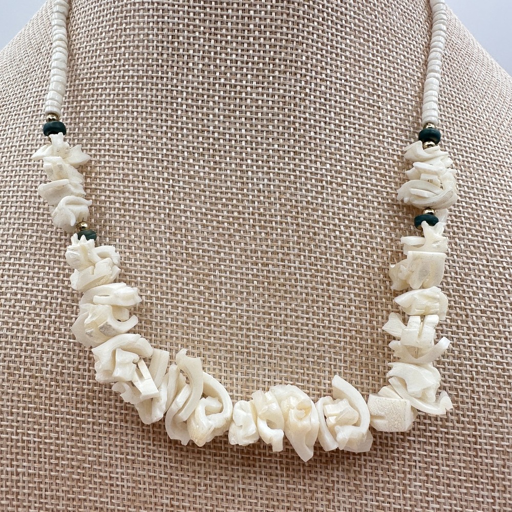 Vintage 90s White Shell Heishe Beaded Necklace Chunky Y2K Fashion Jewelry